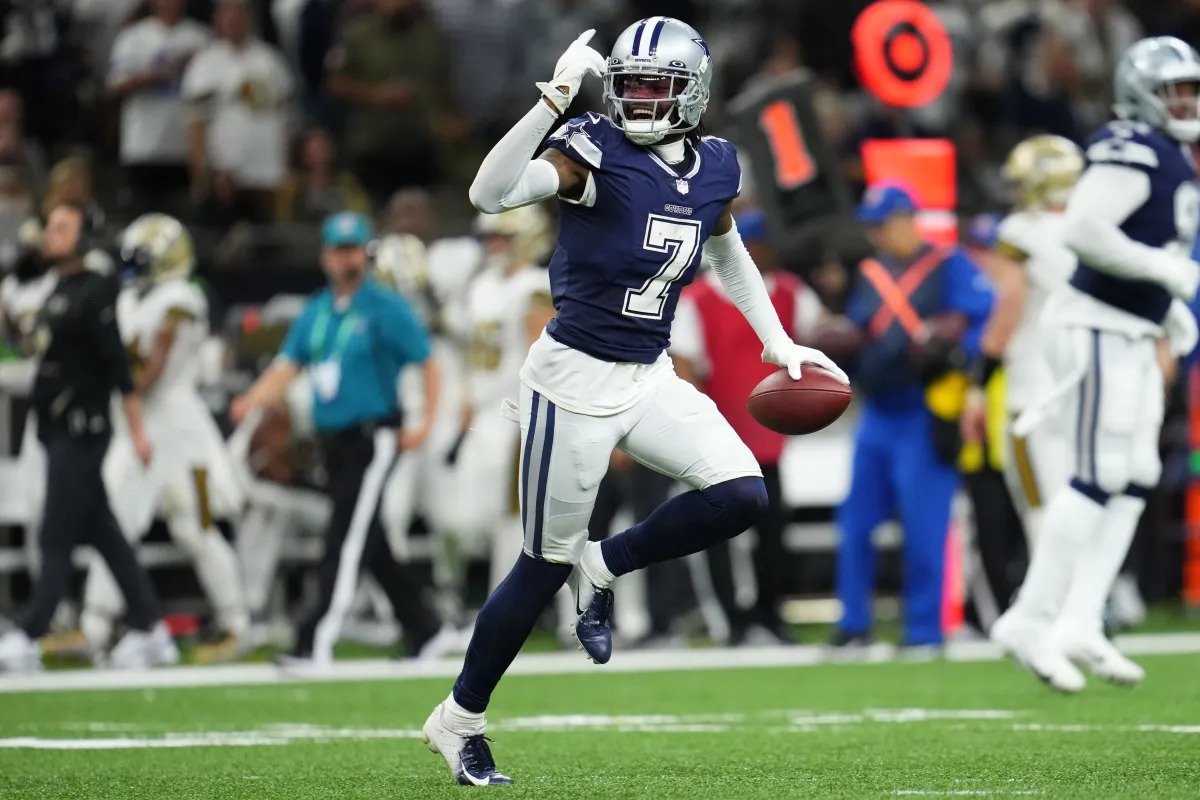 Dallas activa a Diggs y cortan a Collins - Esbozo Deportivo
